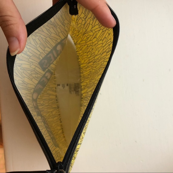 H&M - accessories - makeup bag- bags - Picture 4 of 4